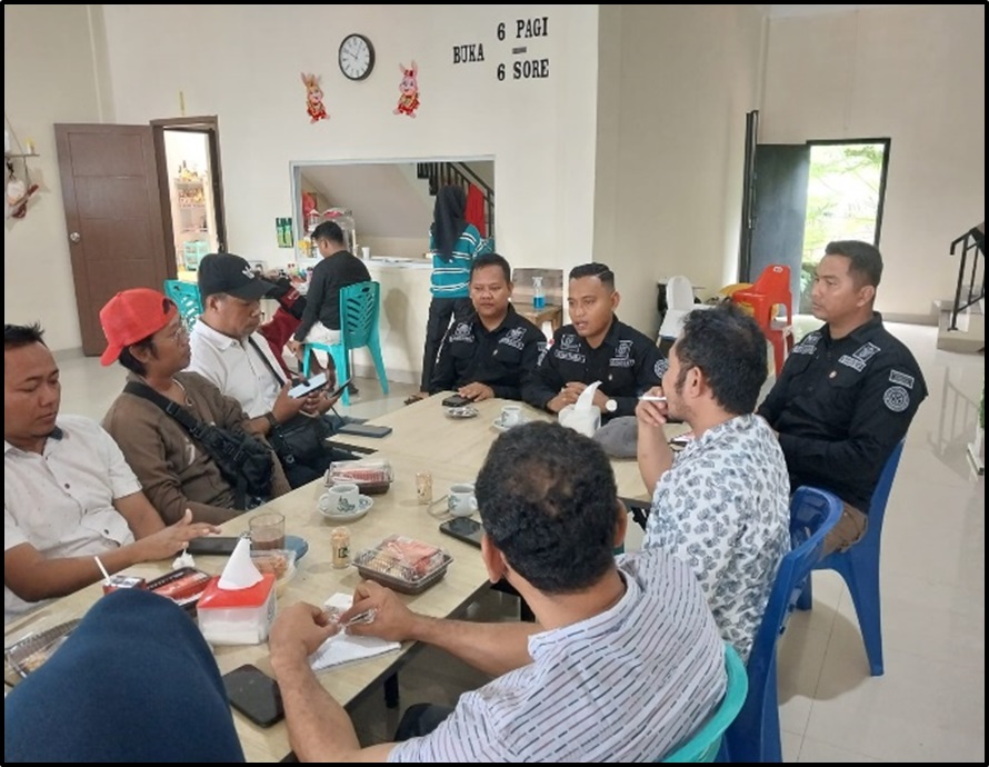 Pers Rilis Bawaslu Kabupaten Bintan bersama awak pers