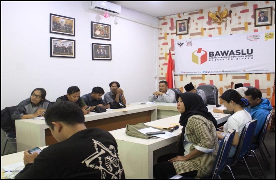 saat sesi diskusi Bawaslu Kabupaten Bintan bersama Media Pers