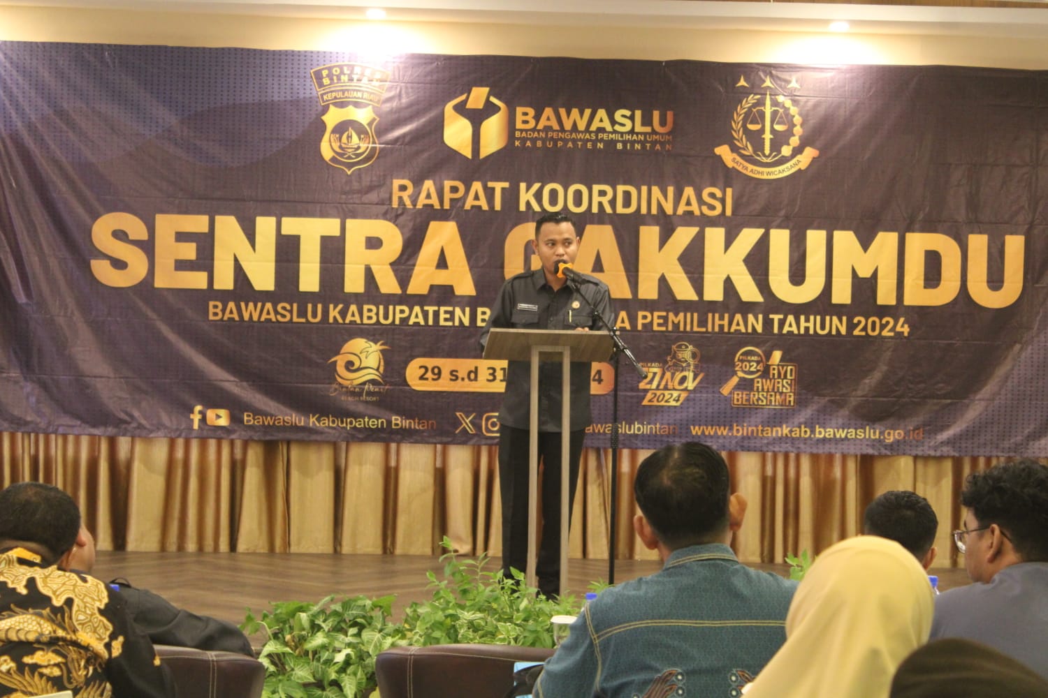 Ketua Bawaslu Bintan saat menyampaikan kata sambutan