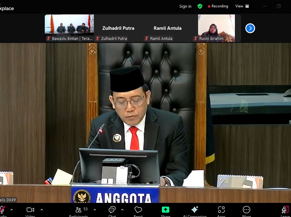 Sidang pembacaan putusan perkara Nomor 42-PKE-DKPP/I/2025 di Ruang Sidang DKPP Jakarta, Senin (10/3/2025)/Foto: Pemberitaan Bawaslu Bintan