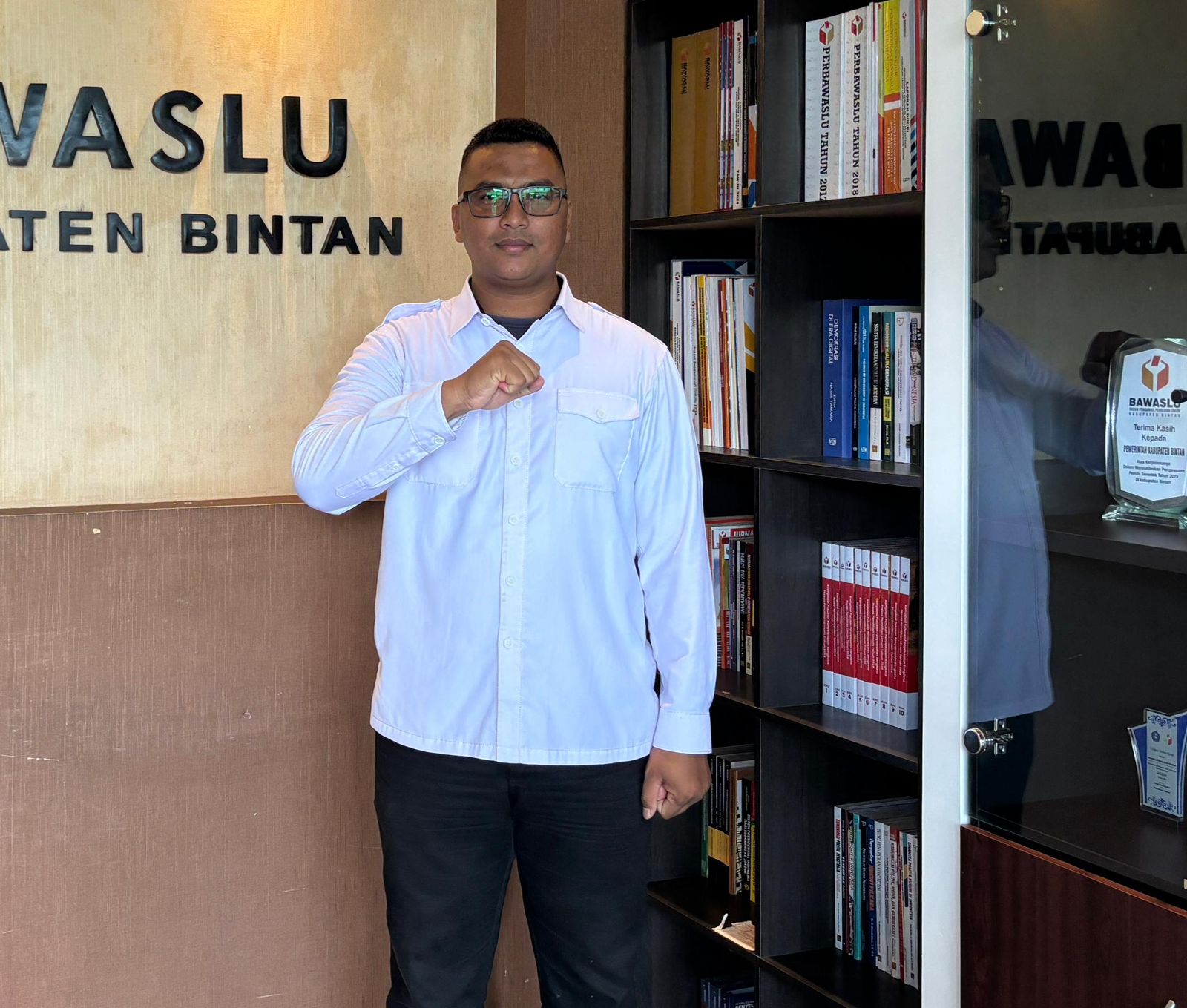 Iskandar, Koordinator Divisi Hukum, Pencegahan, Partisipasi Masyarakat, dan Hubungan Masyarakat Bawaslu Bintan menegaskan pentingnya pengawasan sejak dini terhadap PDPB untuk menjaga kualitas data pemilih dalam rapat koordinasi, Rabu (18/6/2025)