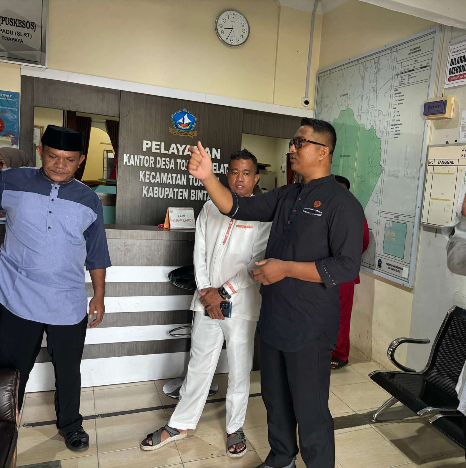 Anggota Bawaslu Kabupaten Bintan saat menjelaskan terkait JDIH Bawaslu