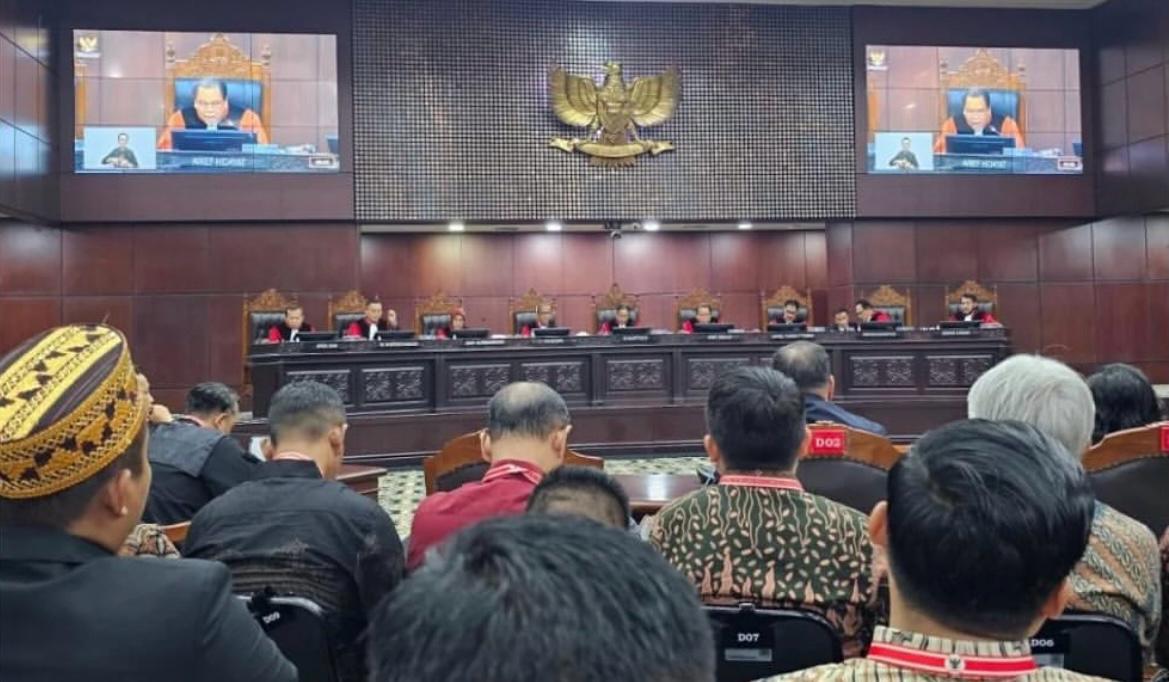 Pembacaan sidang putusan PHP oleh MK