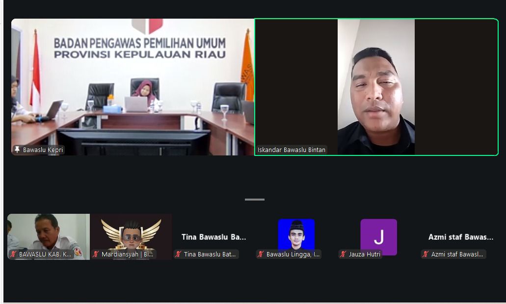 Koordinator Divisi Hukum,Pencegahan,Parmas dan Humas, Iskandar, saat menghadiri Rapat Koordinasi Divisi P2H secara daring di Bintan, Rabu (14/1/2026)/Foto: Pemberitaan Bawaslu Bintan