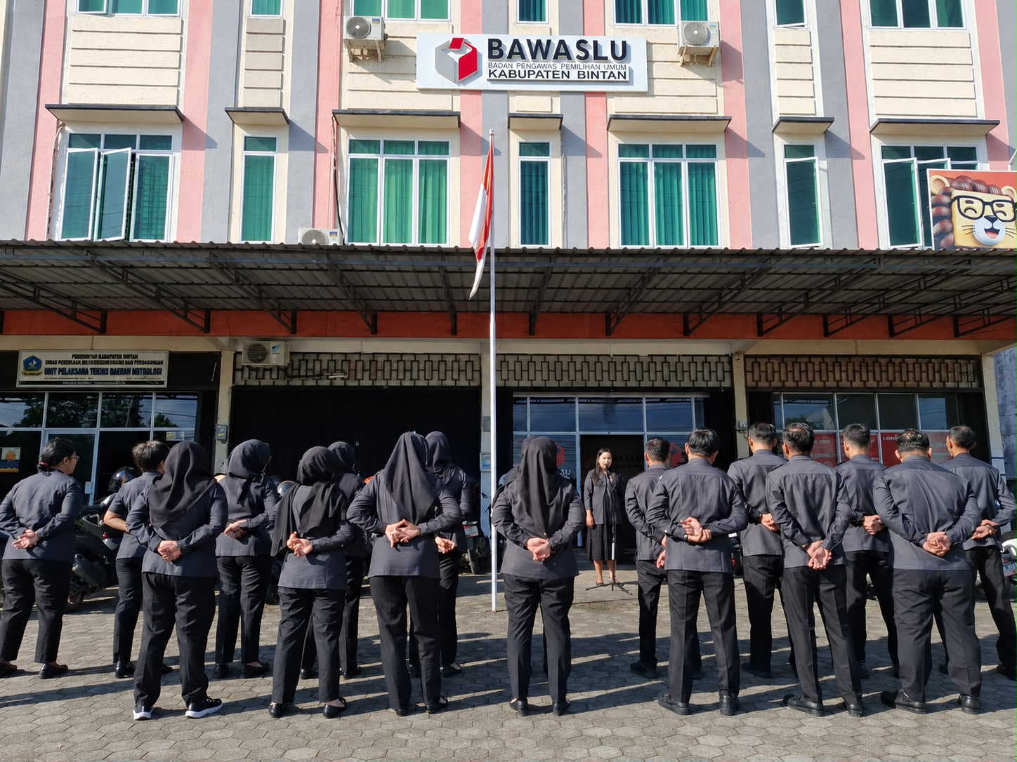 Gedung Kantor Bawaslu Kabupaten Bintan sebagai pusat pelaksanaan tugas dan fungsi pengawasan pemilu.