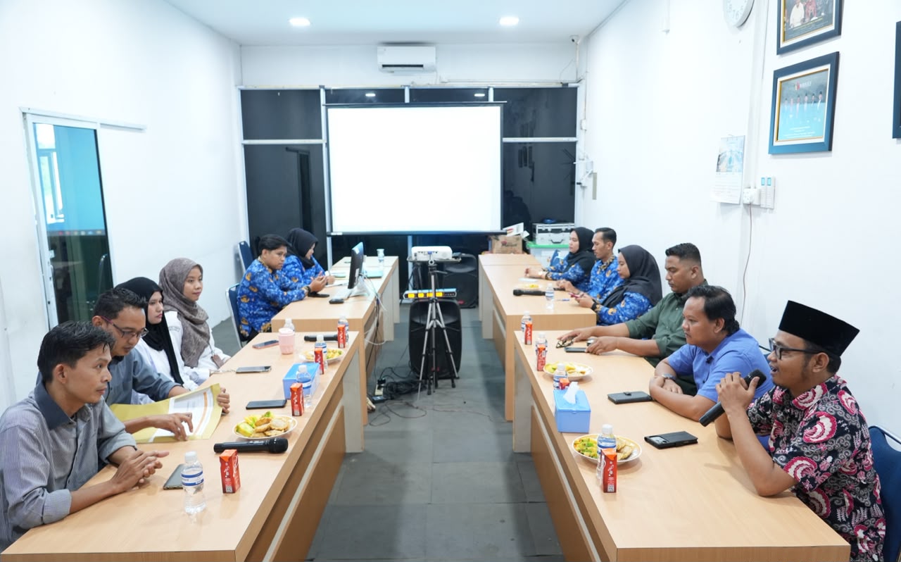 Suasana rapat koordinasi Bawaslu dan KPU Bintan membahas sinkronisasi data pemilih, termasuk potensi data ganda dan pemilih disabilitas, di Kantor Bawaslu Bintan, Kamis (18/6/2026)/Foto: Pmberitaan Bawaslu Bintan