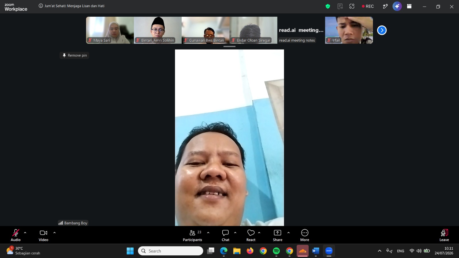 Anggota Bawaslu Kabupaten Bintan Bambang menyampaikan tausiah dalam kegiatan Jumat Sehati bertema Menjaga Lisan dan Hati yang digelar secara daring melalui Zoom, Jumat, 24 Juli 2026/Foto:Pemberitaan Bawaslu Bintan