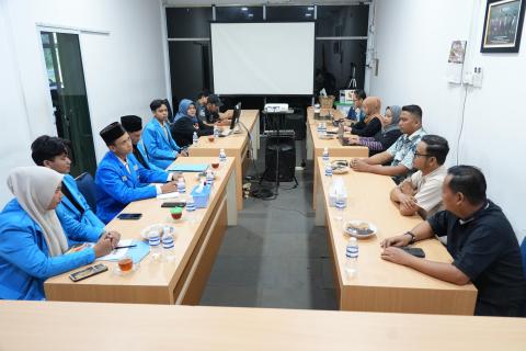 Ketua dan Anggota Bawaslu Bintan saat menerima kunjungan audiensi Pengurus Cabang PMII Tanjungpinang-Bintan, pada Kamis (16/07/2026) / foto: Pemberitaan Bawaslu Bintan