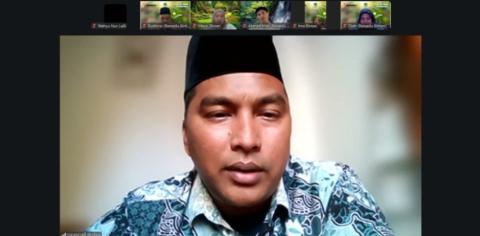 Anggota Bawaslu Bintan, Iskandar, menyampaikan tausiah dalam Jumat Sehati bertema "Dari Tanaman, Kita Panen Pahala" secara daring, Jumat, 21 Agustus 2026/Foto: Pemberitaan Bawaslu Bintan