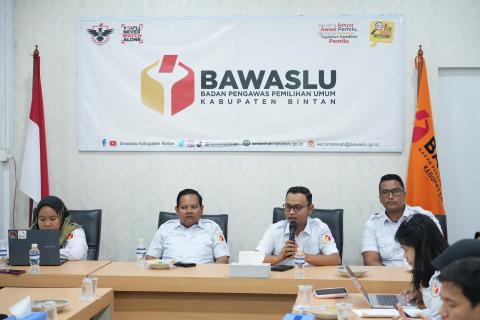 Ketua Bawaslu Kabupaten Bintan,Sabrima Putra saat menyampaikan arahan pada rapat finalisasi Bawaslu Membelajarkan, Rabu (2/9/2026)Foto: Pemberitaan Bawaslu Bintan