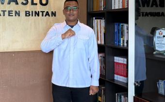 Iskandar, Koordinator Divisi Hukum, Pencegahan, Partisipasi Masyarakat, dan Hubungan Masyarakat Bawaslu Bintan menegaskan pentingnya pengawasan sejak dini terhadap PDPB untuk menjaga kualitas data pemilih dalam rapat koordinasi, Rabu (18/6/2025)