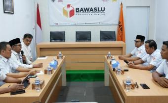 Momen koordinasi bersama Badan Kesatuan Bangsa dan Politik (Kesbangpol) serta Badan Keuangan dan Aset Daerah (BKAD) Kabupaten Bintan, Rabu (13/5/2026)/ Foto: Pemberitaan Bawaslu Bintan