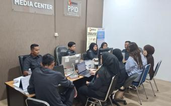 Kordiv HP2H, Iskandar saat melakukan Konsolidasi Demokrasi bersama Mahasiswa STISIPOL di Sekretariat Bawaslu Bintan, Senin (11/5/2026)/Foto:Pemberitaan Bawaslu Bintan