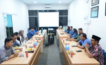 Suasana rapat koordinasi Bawaslu dan KPU Bintan membahas sinkronisasi data pemilih, termasuk potensi data ganda dan pemilih disabilitas, di Kantor Bawaslu Bintan, Kamis (18/6/2026)/Foto: Pmberitaan Bawaslu Bintan