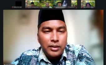 Anggota Bawaslu Bintan, Iskandar, menyampaikan tausiah dalam Jumat Sehati bertema "Dari Tanaman, Kita Panen Pahala" secara daring, Jumat, 21 Agustus 2026/Foto: Pemberitaan Bawaslu Bintan