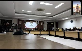 Ketua Bawaslu Bintan Sabrima Putra mengikuti secara daring Kick Off dan Sosialisasi Monitoring dan Evaluasi Keterbukaan Informasi Publik 2026, Selasa, 1 September 2026./Foto:Pemberitaan Bawaslu Bintan