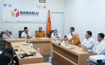 Ketua Bawaslu Bintan Sabrima Putra berbicara dalam verifikasi pembentukan Saka Adhyasta Pemilu, Rabu (30/9/2026)/Foto:Pemberitaan Bawaslu Bintan