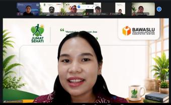 Kepala Subbagian Administrasi Bawaslu Kabupaten Bintan Dwi Suharani Raja Guk Guk saat memberikan pembinaan dalam Jumat Sehati secara daring, Jumat, 2 Oktober 2026/Foto: Pemberitaan Bawaslu Bintan