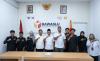 Ketua Bawaslu Bintan Sabrima Putra (tengah) bersama jajaran dan pengurus HIMA HKI STAIN SAR Kepri berfoto bersama usai audiensi lanjutan Debate Competition Season IV dan sosialisasi JDIH Bertuah, Rabu (21/10/2026)/Foto:Pemberitaan Bawaslu Bintan